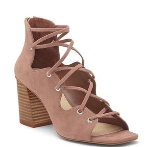 NEW Vince Camuto Women’s Nehara Lace Up Sandals Size 7